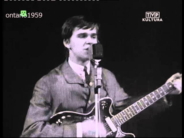 Niebiesko  Czarni – Hej tam w dolinie (TVP 1966 live)
