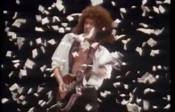 Queen – The Show Must Go On (Official Video)