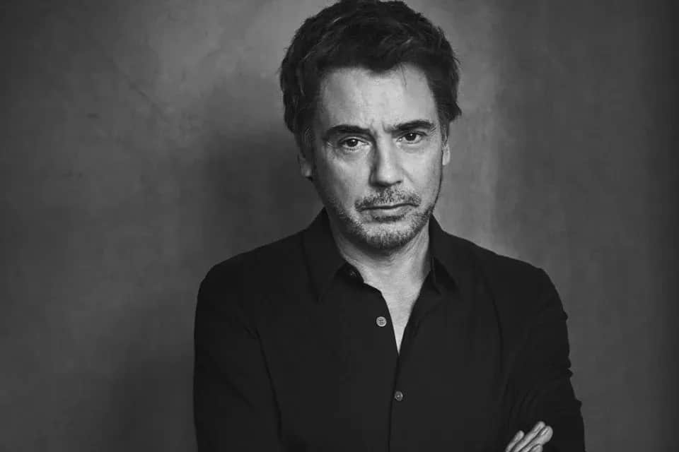 Jak dotlenił muzykę elektroniczną Jean-Michel Jarre i jego wpływ