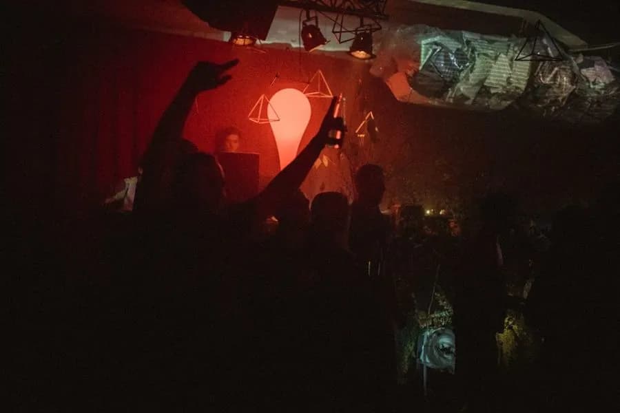 Lokal dla miłośników głośnej muzyki elektronicznej w Warszawie - najlepsze miejsca