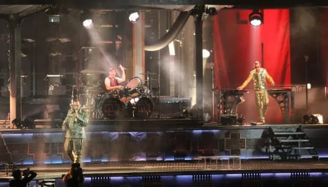 Niemiecki zespół muzyki elektronicznej Kraftwerk: ich niezwykła historia i wpływ