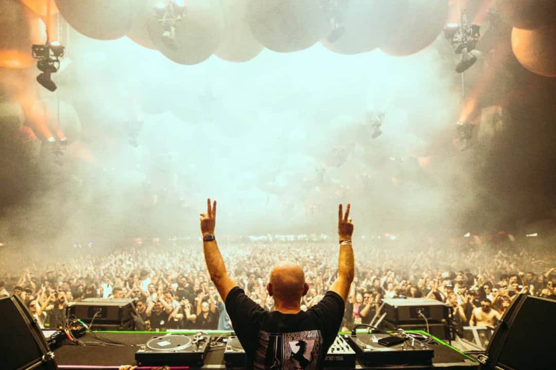 Klasyki muzyki elektronicznej – utwory, które musisz znać